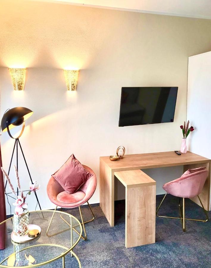 Likedaheim Apartments Rosbach vor der Hohe Luaran gambar